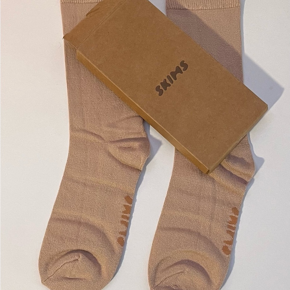 SKIMS (2 for $15)Everyday Crew Socks